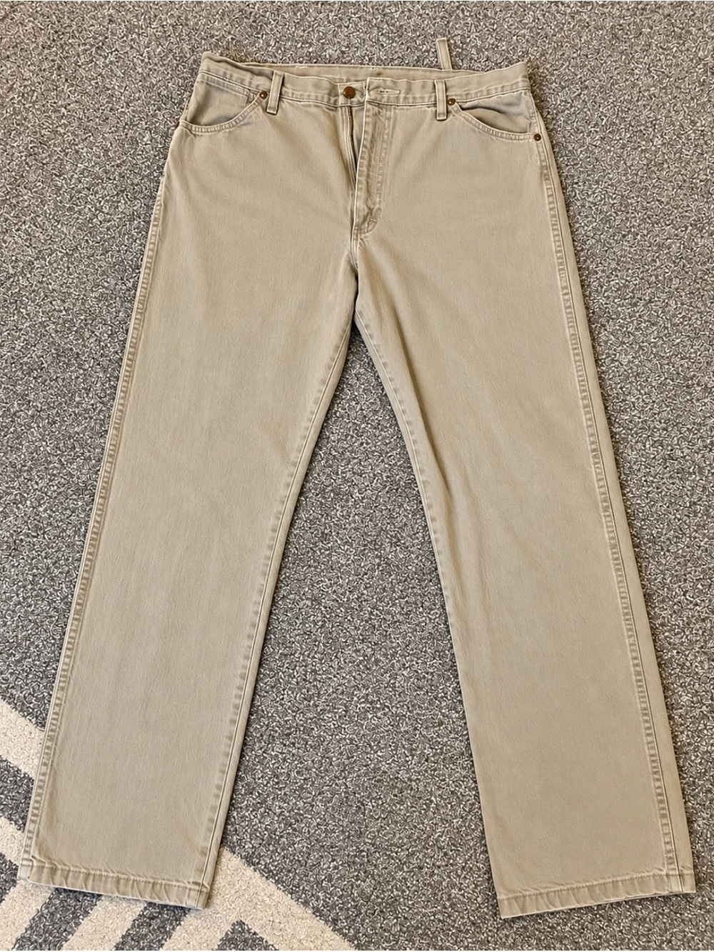 Wrangler Men's Straight Jeans in Light Khaki